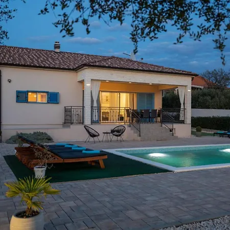 Villa Casa Kamber With Pool