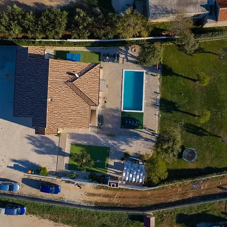 Casa Kamber With Pool Villa *