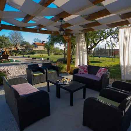 Casa Kamber With Pool Biograd na Moru