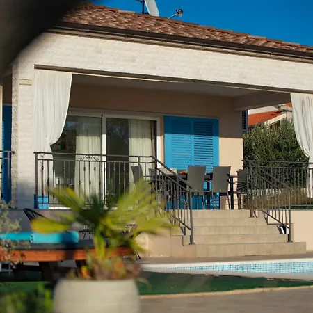 Casa Kamber With Pool Biograd Na Moru